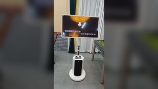 Inteligentny przenośny monitor o przekątnej 32 cali z listwą dźwiękową