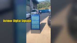 43-calowy przenośny akumulatorowy odtwarzacz reklamowy LCD Wyświetlacze Digital Signage dla sklepów detalicznych IP65 Przewyższają