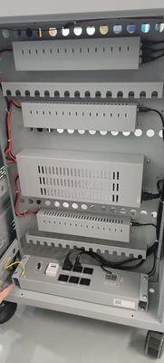 CE ładowanie AC Ładowanie DC i USB Typ-A Typ-C Składowanie skryt IPad Ładowanie wózka mobilna szafka ładowania z kółkami