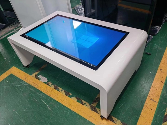 CE 6 punktów LED Kiosk Display Interaktywny Digital Signage 60HZ Do reklamy biznesowej